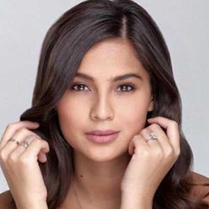 jasmine curtis